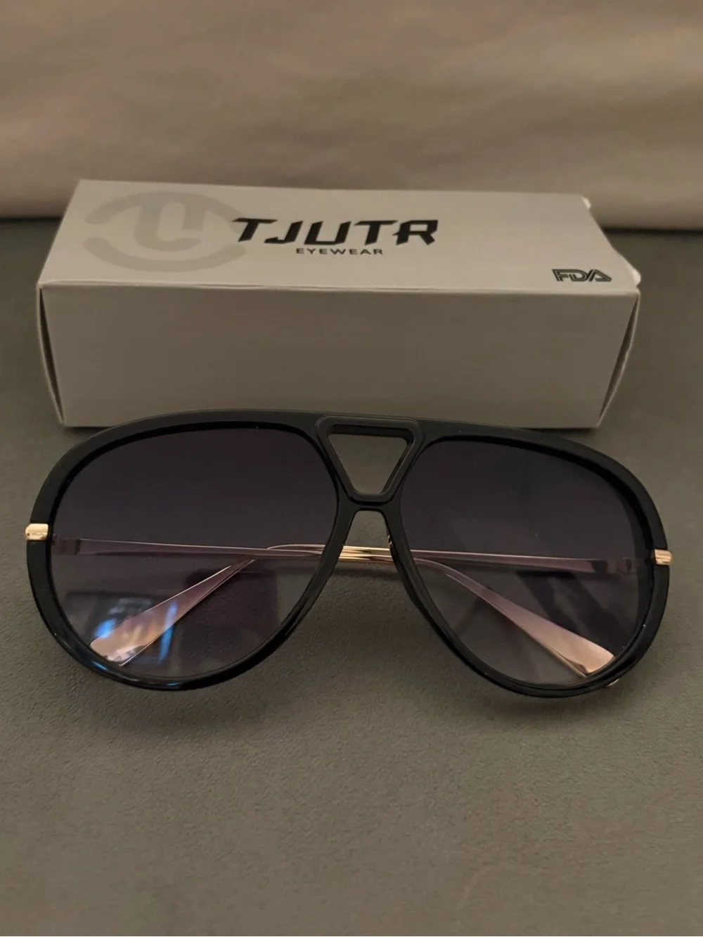 TJUTR Women’s Oversized Black and Gold Aviator Sunglasses - One Size